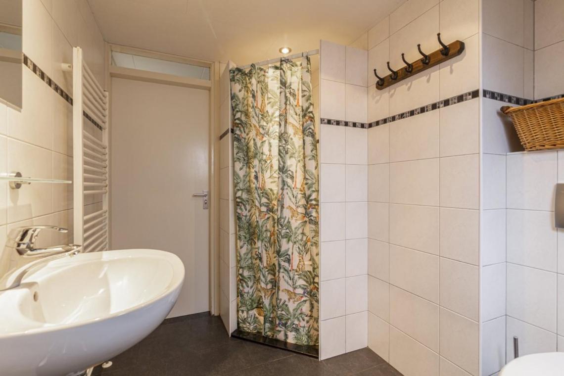 Rustig Gelegen Woning In Het Groen Nr 140 Simpelveld Esterno foto